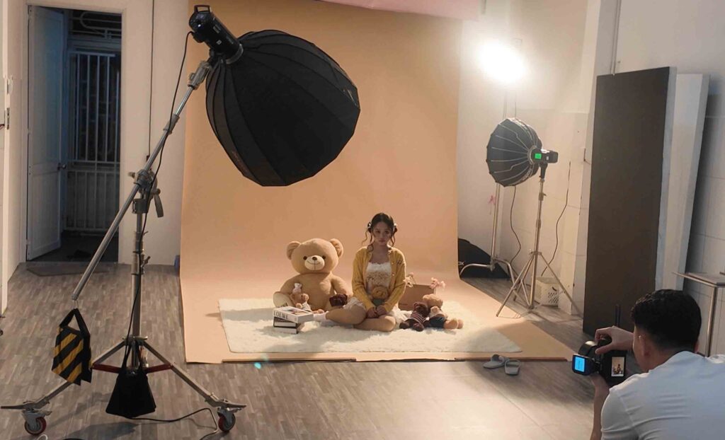 Top Đèn Chụp Ảnh Studio Giá Rẻ, Dễ Set-up Cho Người Mới Bắt Đầu